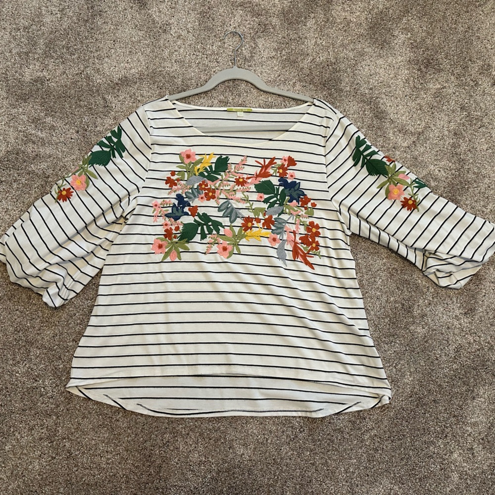 Women’s size Large Gianni Bini blouse